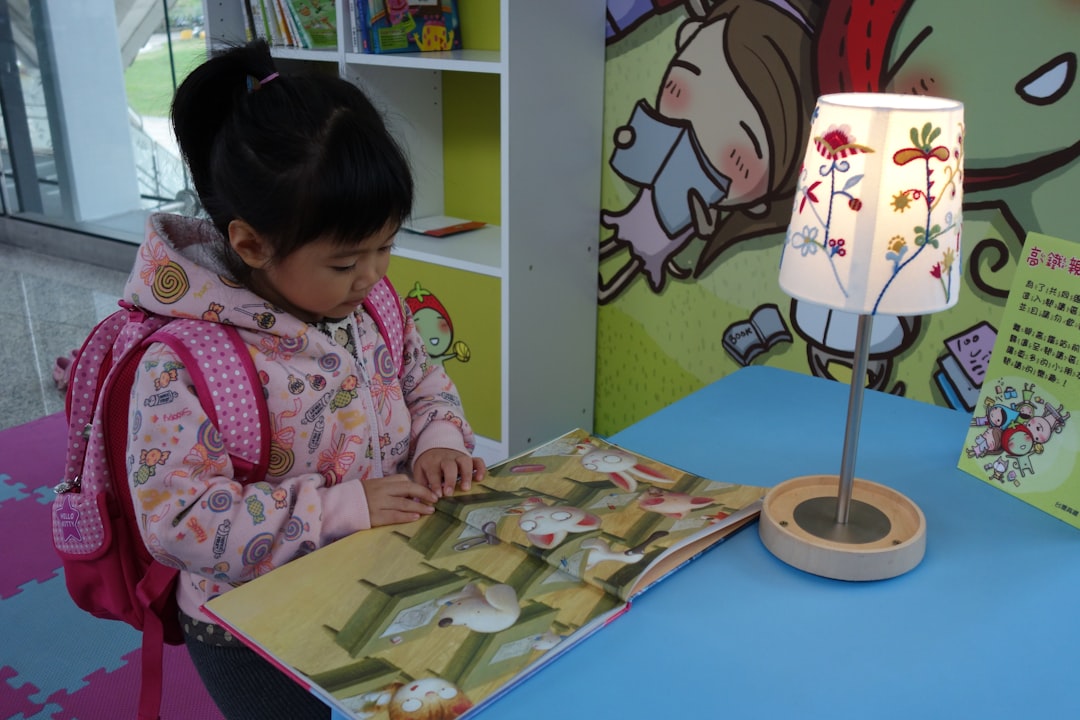 Photo قصة الطفل والمصباح Keyword: "قصة الطفل والمصباح"