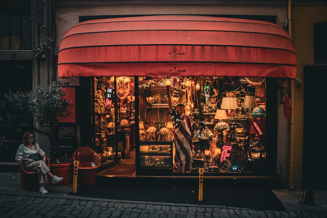 Photo merchant story