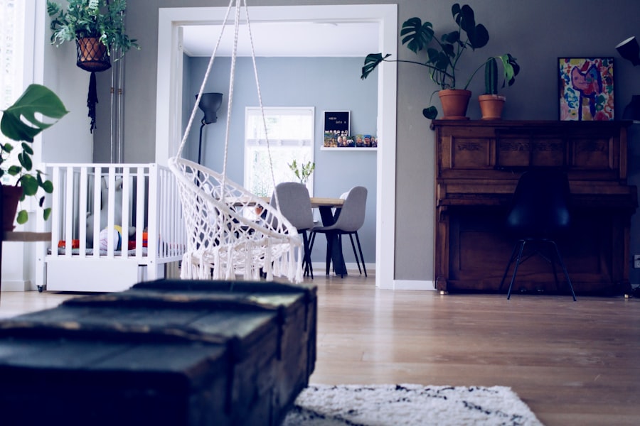 Photo child and new home