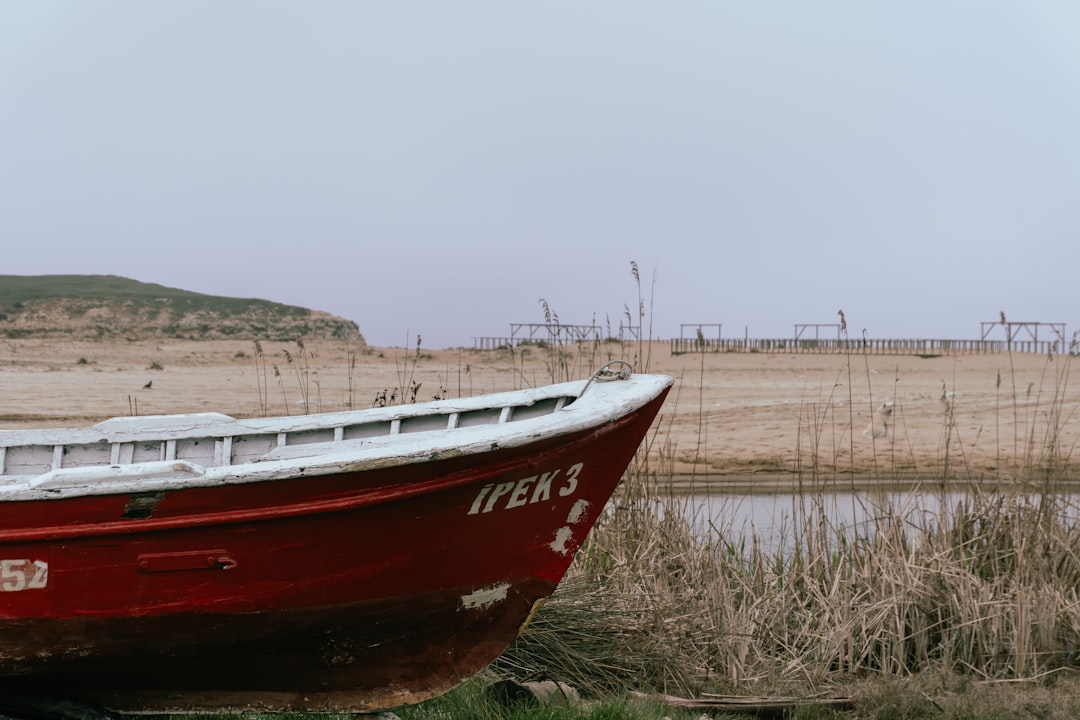 Photo قصة القارب والجزيرة: "قصة"